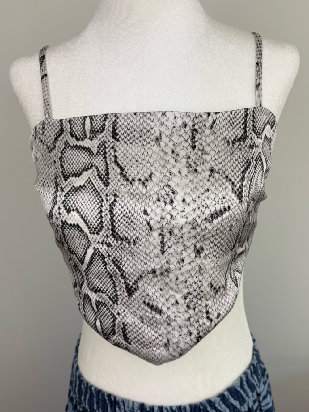 Forever 21 Snake Print Handkerchief Cami Top - White, Black - size Medium Y2K